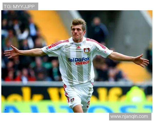 克罗斯领衔球队新篇章展望未来足球之路与个人成就的完美结合