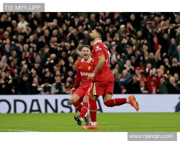 利物浦主场迎战曼城争夺英超榜首之战精彩回顾与分析