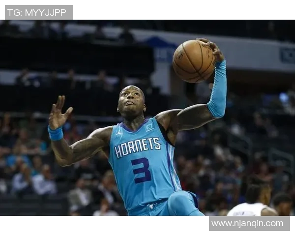 特里罗齐尔的篮球之路：从潜力新星到球队核心的蜕变与成长